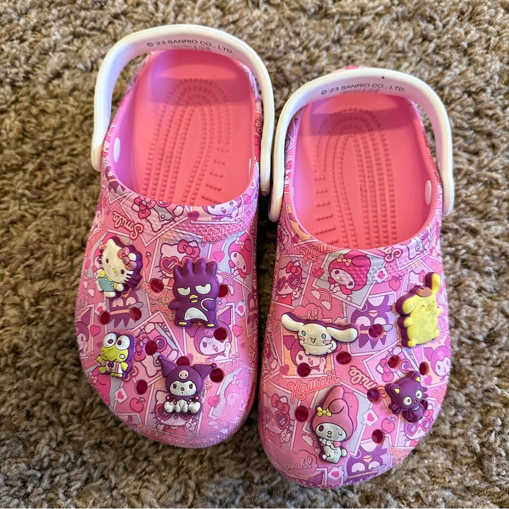Hello kitty crocs - Picture 4 of 13